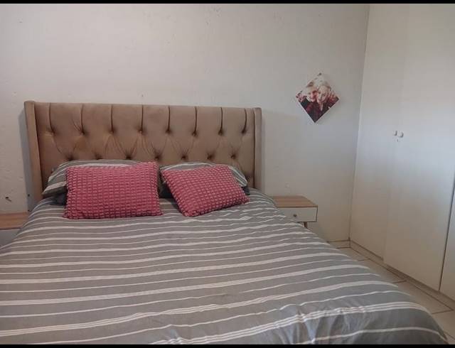 2 BEDROOM TOWNHOUSE FOR SALE IN GLENVISTA